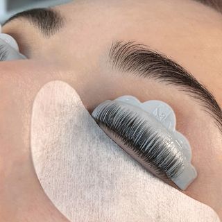 Effetto laminazione ciglia: quanto dura e come si ottiene