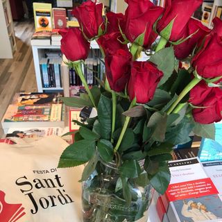 23 aprile: il Caffè Letterario di Bra celebra la Giornata mondiale del libro… e delle rose