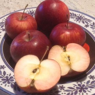 Vi presento la mela Gamba Fina o Gambafina, originaria di Caraglio