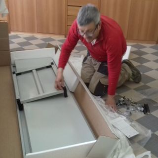 Roburent: la Pro Loco di San Giacomo consegna l'armadio farmaceutico alla casa di riposo "Margherita Salvatico"