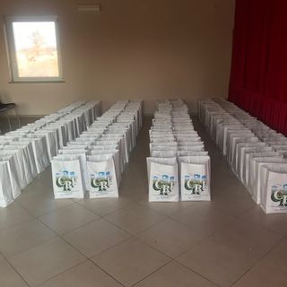 Trinità consegnerà, tra lunedì 28 e martedì 29, quasi 200 pacchi natalizi agli over 75