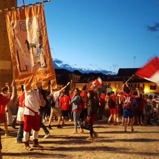 Fossano si tinge di bianco rosso, il Palio va a San Bernardo