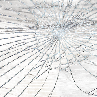 Incidente d’auto: cosa fare in caso di rottura del parabrezza