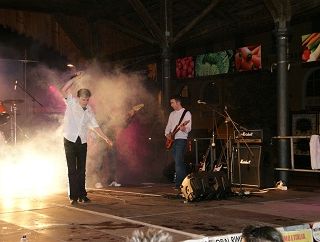 Lurisia: in occasione del grande concerto per beneficienza della cover band dei Queen “The Dragon Attack”, abbiamo intervistato Patrick, il frontman.