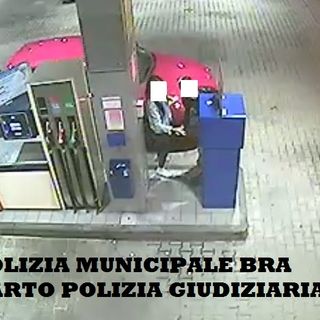 Auto rubata scovata dalla Polizia locale di Bra, denunciati per ricettazione due giovani appena maggiorenni