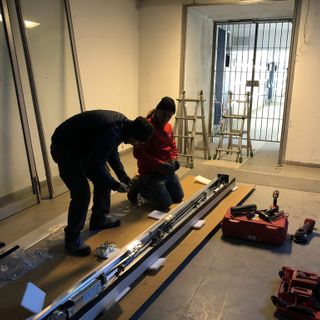 Al Movicentro di Fossano installata una porta a vetri motorizzata Al Movicentro di Fossano installata una porta a vetri motorizzata