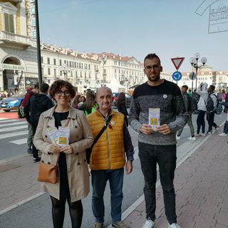 400 preservativi consegnati agli studenti cuneesi per la nuova mobilitazione dei Radicali: ""Protetti sopra, protetti sotto""
