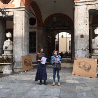 Presidio contro l'ordinanza antibivacco a Cuneo: un'azione simbolica per chiedere dignità per i senzatetto