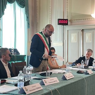 Il giuramento del nuovo primo cittadino Luca Robaldo
