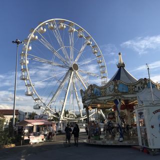 Gli eventi del weekend all'Oktoberfest Cuneo. Domenica ogni boccale di birra sosterrà la ricerca sul cancro