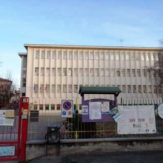 In foto, la scuola primaria Papa Giovanni XXIII