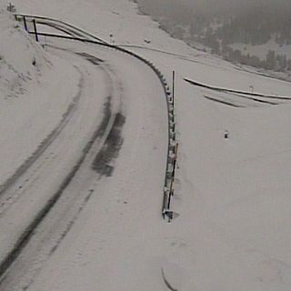 Camion intraversato sul Colle della Maddalena: strada riaperta