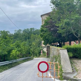 Chiusa via Santa Maria a Mondovì dopo le frane causate dal maltempo della notte