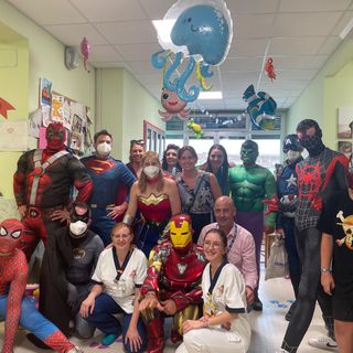 I supereroi Marvel tra le corsie del Santa Croce per incontrare i bambini ricoverati
