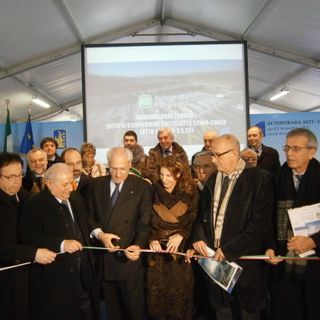 Il taglio del nastro