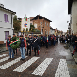 Tarantasca: alpini e amministrazione comunale hanno reso omaggio ai caduti delle due guerre Tarantasca: alpini e amministrazione comunale hanno reso omaggio ai caduti delle due guerre
