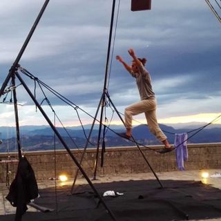 Terre di Circo a Savigliano: in scena "Sale – spectacle de cirque, musique et cordes d’amour" Terre di Circo a Savigliano: in scena "Sale – spectacle de cirque, musique et cordes d’amour"