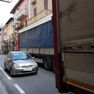 Passaggio di tir a Demonte -  foto di repertorio