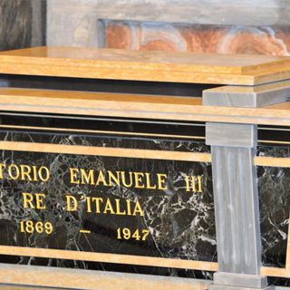 La tomba di Vittorio Emanuele III nel Santuario di Vicoforte