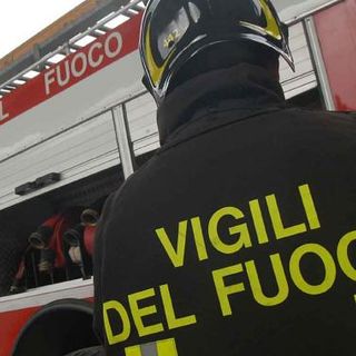 San Michele Mondovì: camion finisce fuori strada