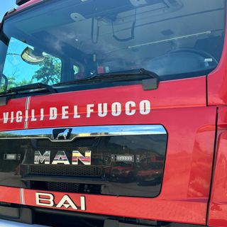 Chiusa di Pesio, auto contro palo dell’illuminazione pubblica: tre feriti