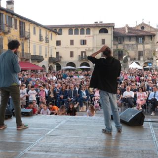 BTM festeggia a suon di risate: A Carmagnola i Pampers conquistano il pubblico