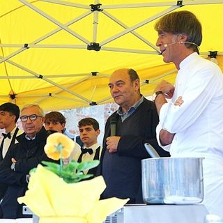 Cornaredo in festa con “Olmo in Fiore”: due giornate tra profumi, colori e gusto con Davide Oldani protagonista Cornaredo in festa con “Olmo in Fiore”: due giornate tra profumi, colori e gusto con Davide Oldani protagonista