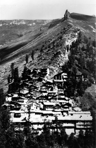 Castelmagno: un folto pubblico ha partecipato all’incontro “Una casa per Narbona”