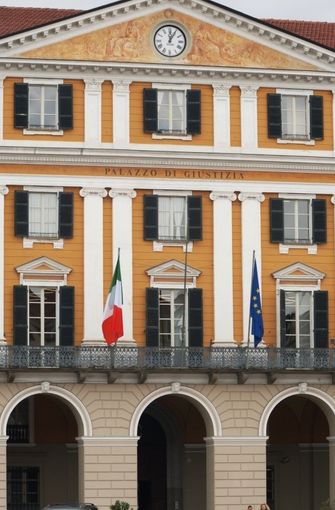 Ex maresciallo dei Carabinieri condannato per minacce alla titolare di un centro estetico di Cuneo