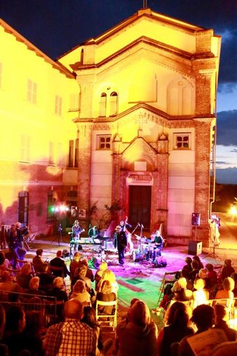 Sul palco Belvedere di Dogliani Castello si parte con la rassegna musicale per l'estate Sul palco Belvedere di Dogliani Castello si parte con la rassegna musicale per l'estate