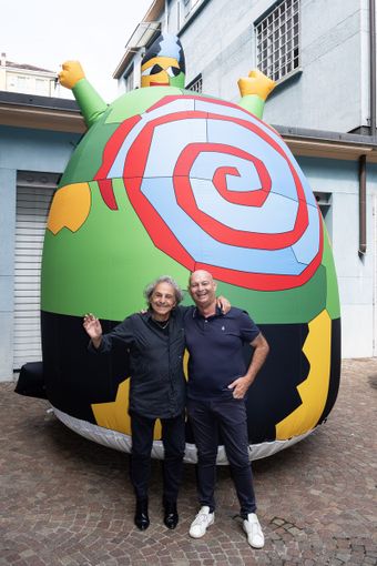 Peraria realizza un’opera d’arte unica per Ugo Nespolo, esposta in occasione di “Alingue e Apostrofi: 150 anni (+1) dell’Era Patafisica”