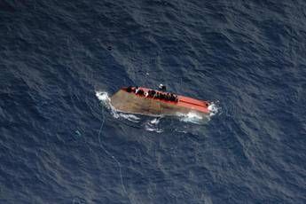 Migranti, naufragio al largo della Libia: "32 superstiti, oltre 70 i dispersi"