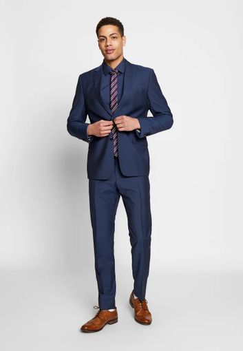 Invitato ad un matrimonio? Come indossare il completo per sfoggiare uno stile impeccabile