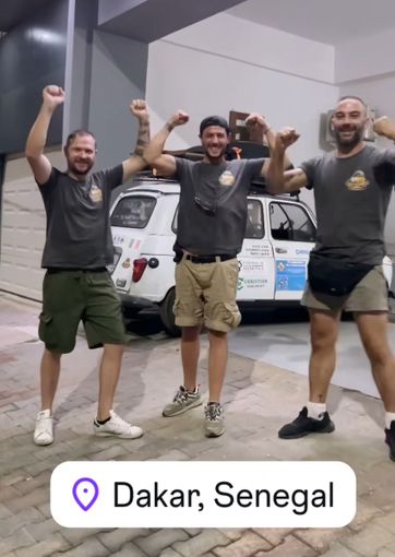 Fino a Dakar in Renault 4: destinazione raggiunta per tre amici di Saluzzo Fino a Dakar in Renault 4: destinazione raggiunta per tre amici di Saluzzo