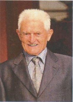 Gli Alpini della Valle Bronda salutano per l'ultima volta Pierino Saretti