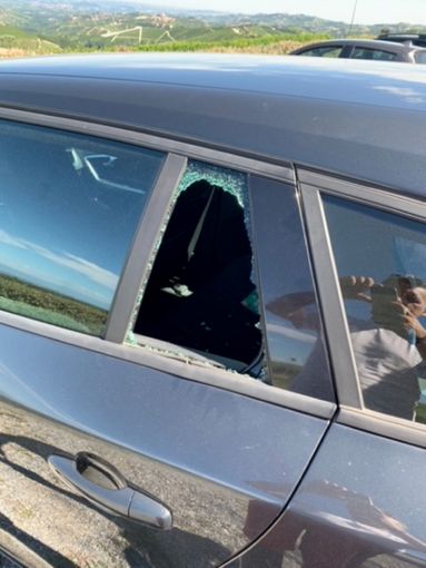 L'auto aperta dai ladri