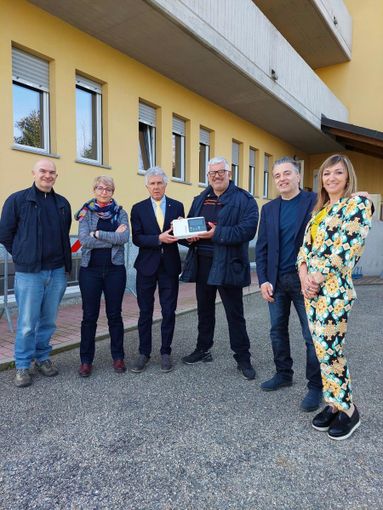La consegna dell'apparecchio per l'elettrocardiogramma alla casa di riposo di Cervere. La consegna dell'apparecchio per l'elettrocardiogramma alla casa di riposo di Cervere.