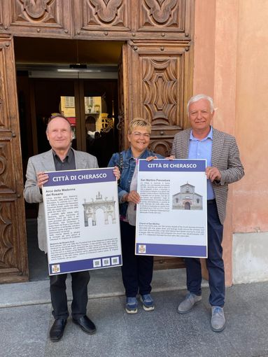 Il sindaco Claudio Bogetti, l'assessore Agnese Dogliani e il presidente dell'associazione Pro Retinopatici e Ipovedenti Marco Bongi
