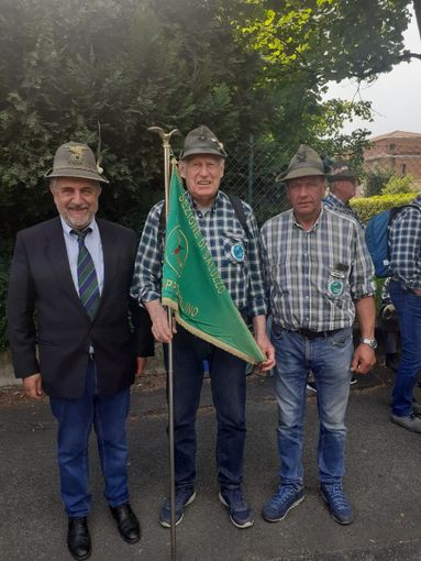 Nella foto una delegazione del gruppo alpini di bellino, tra gli organizzatori dell'evento di domenica prossima,  all'Adunata di Biella.