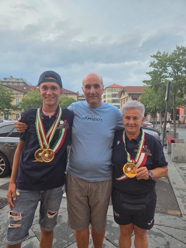 Il presidente Pieraldo Moine tra Nicolò Buliva e Maria Grazia Lingua