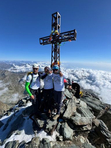 Marco Galliano in vetta al Monviso con Diego Bramardi e Fabrizio Rolle- Foto Paolo Cilli Marco Galliano in vetta al Monviso con Diego Bramardi e Fabrizio Rolle- Foto Paolo Cilli