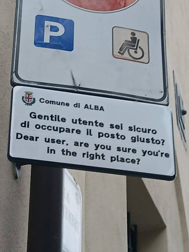Alba, usava il contrassegno per disabili di una persona morta da oltre un anno: ritirati il permesso e sei punti sulla patente