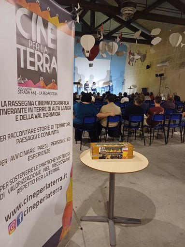 A Roccavignale "Cineperlaterra" porta la proiezione di "Galline in fuga"