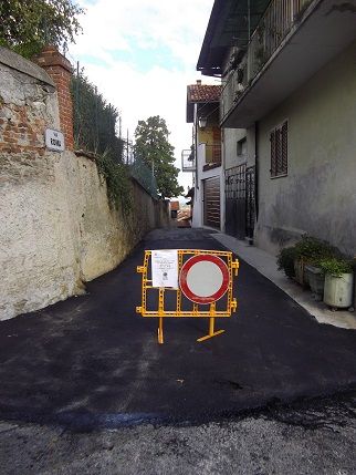 Costigliole Saluzzo: asfaltatura a nuovo in via Roma