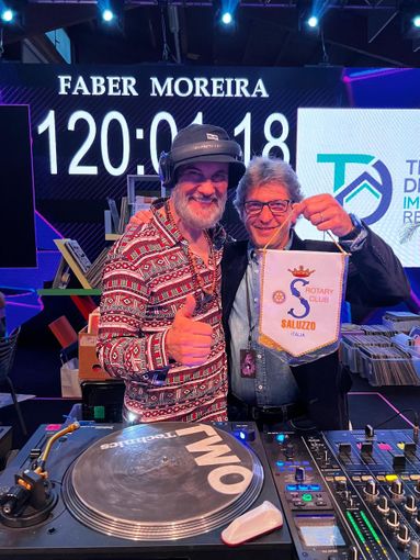 Faber Moreira e il presidente del Rotary Saluzzo Luigi Fassino Faber Moreira e il presidente del Rotary Saluzzo Luigi Fassino
