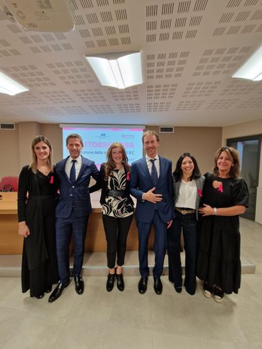 Alba, grande partecipazione all'ACA per l'incontro “tumore della mammella"