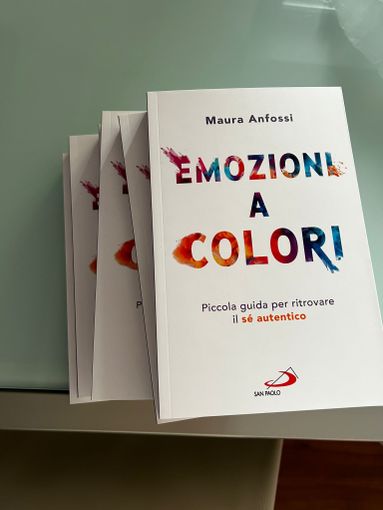 La psicologa e psicoterapeuta Maura Anfossi presenta a Cuneo il suo libro "Emozioni a colori"