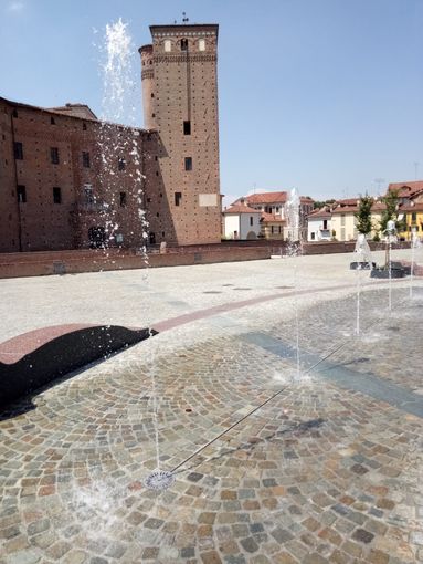 Chiusura fontana di piazza Castello a Fossano: retroscena di un finale a sorpresa Chiusura fontana di piazza Castello a Fossano: retroscena di un finale a sorpresa