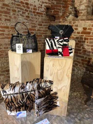 Borse della collezione di “are@51lab” realizzate nel carcere di Saluzzo