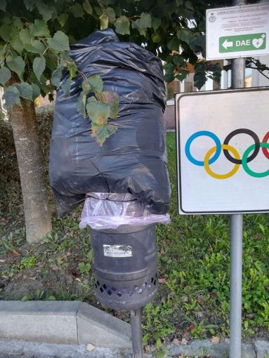 Vezza, sindaco denuncia l’abbandono di rifiuti in paese Vezza, sindaco denuncia l’abbandono di rifiuti in paese